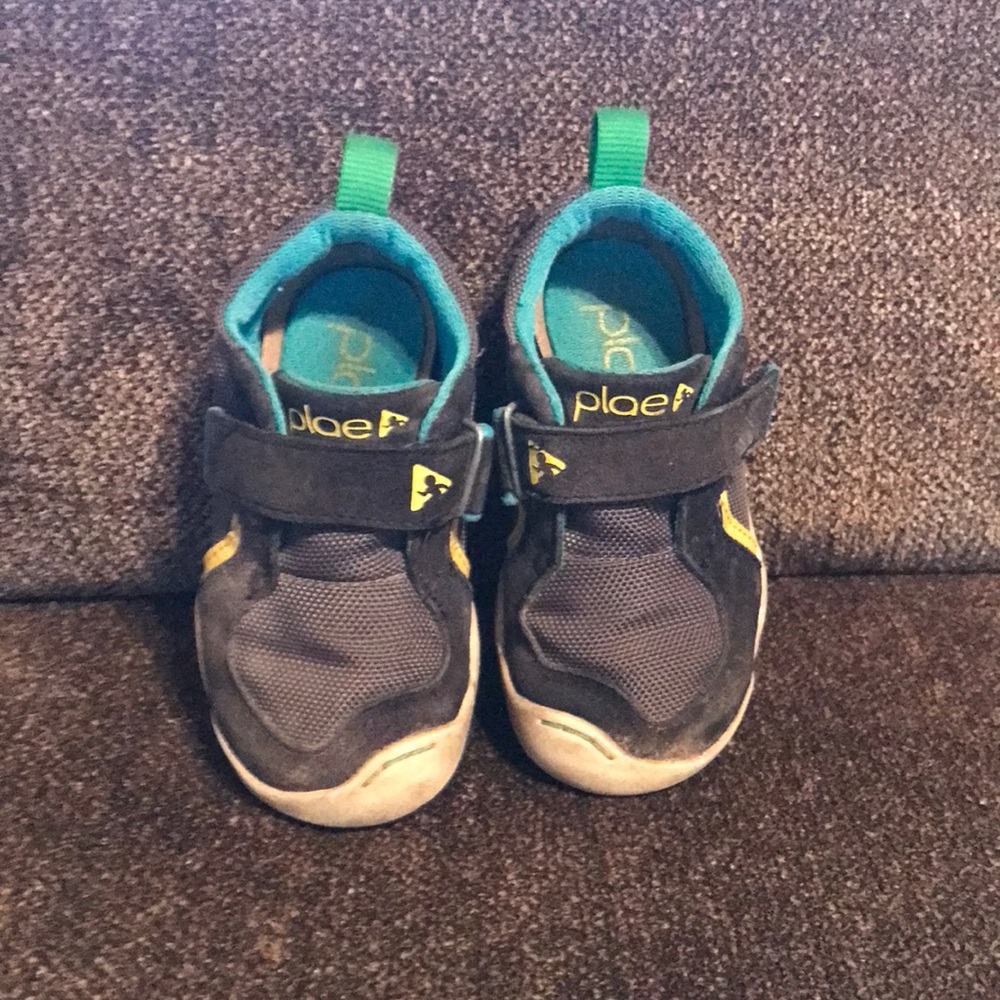 Plae shoes